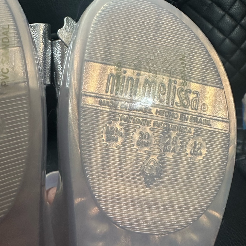 New
Mini Melissa silver bow girls sandals
Mary Jane
size 12 - Picture 6 of 6